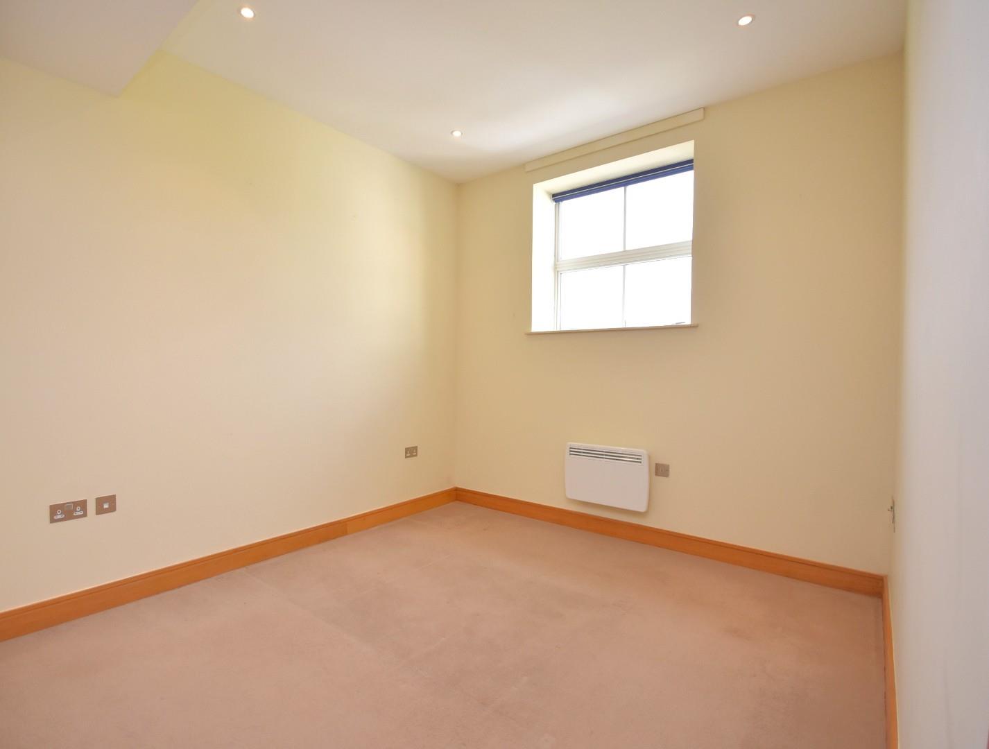 216 Headlands, Hayes Point, Sully, CF64 5QH